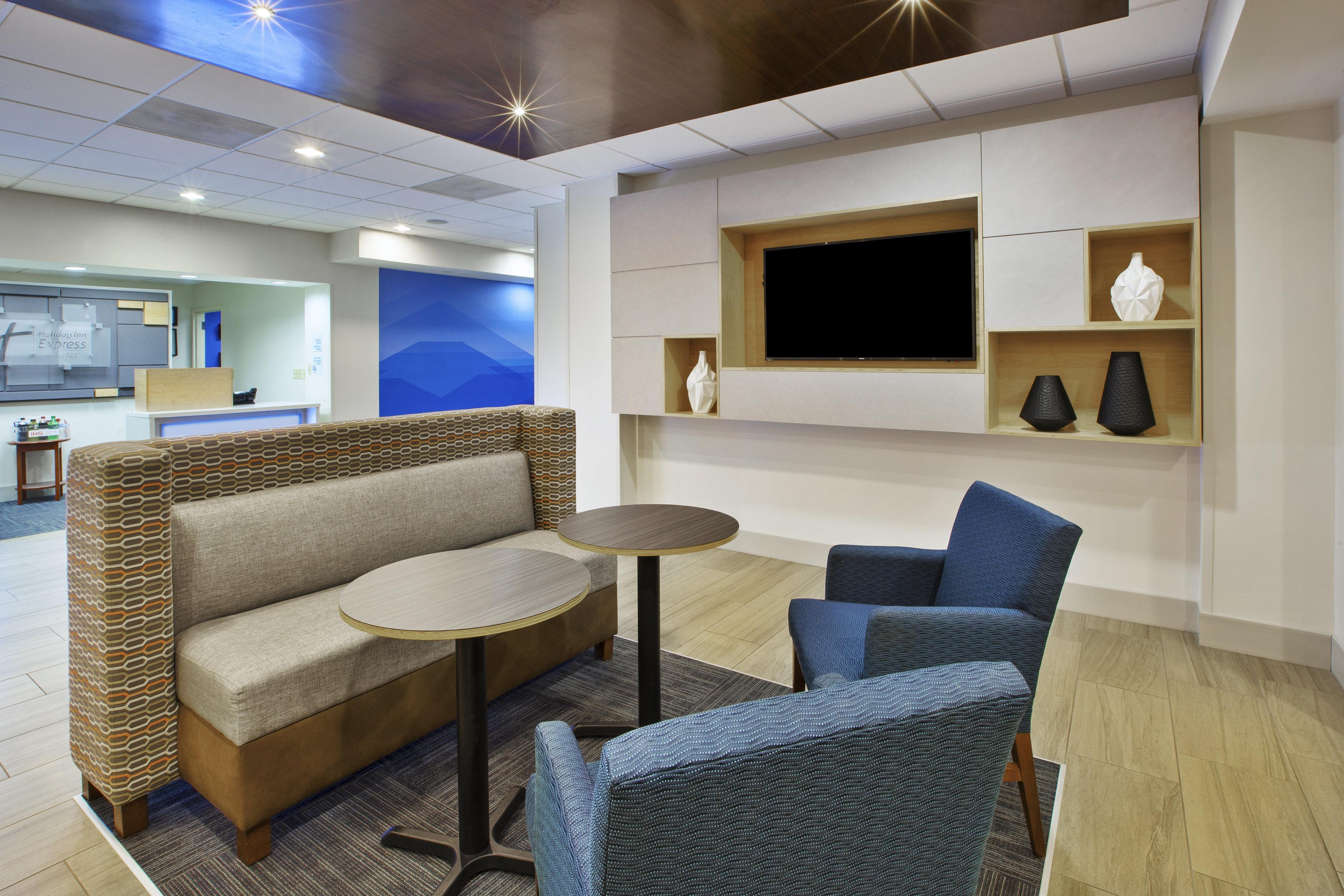 Holiday Inn Express Hotel & Suites Manchester Conference Center By Ihg Екстериор снимка