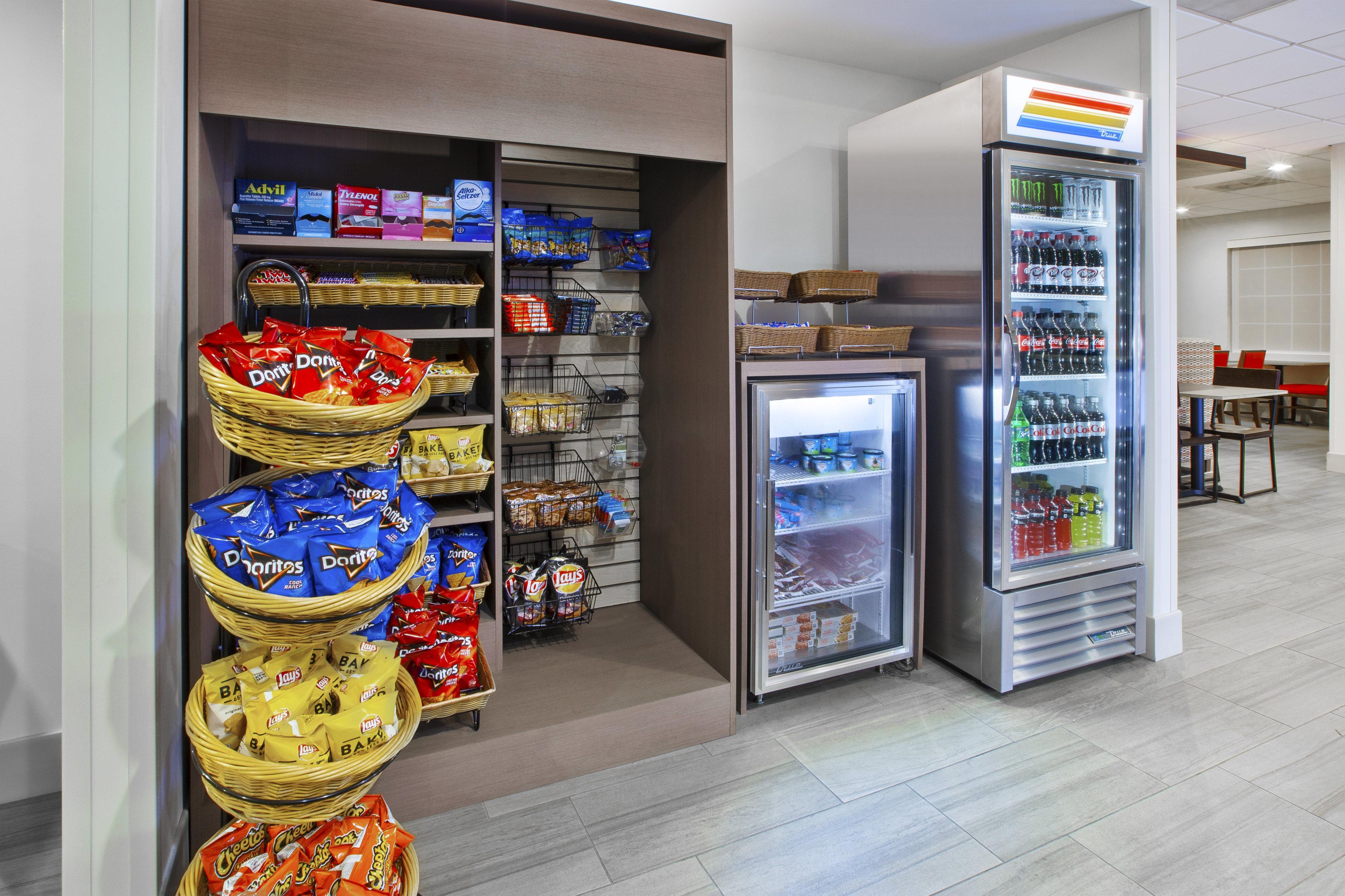 Holiday Inn Express Hotel & Suites Manchester Conference Center By Ihg Екстериор снимка