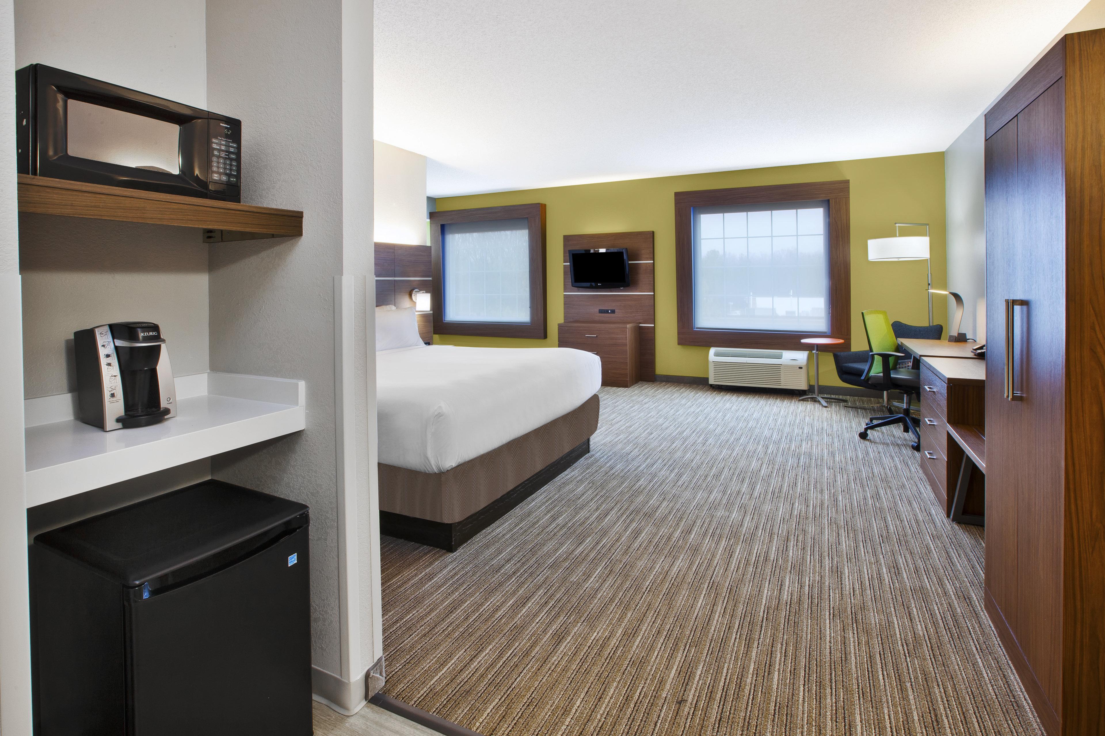 Holiday Inn Express Hotel & Suites Manchester Conference Center By Ihg Екстериор снимка