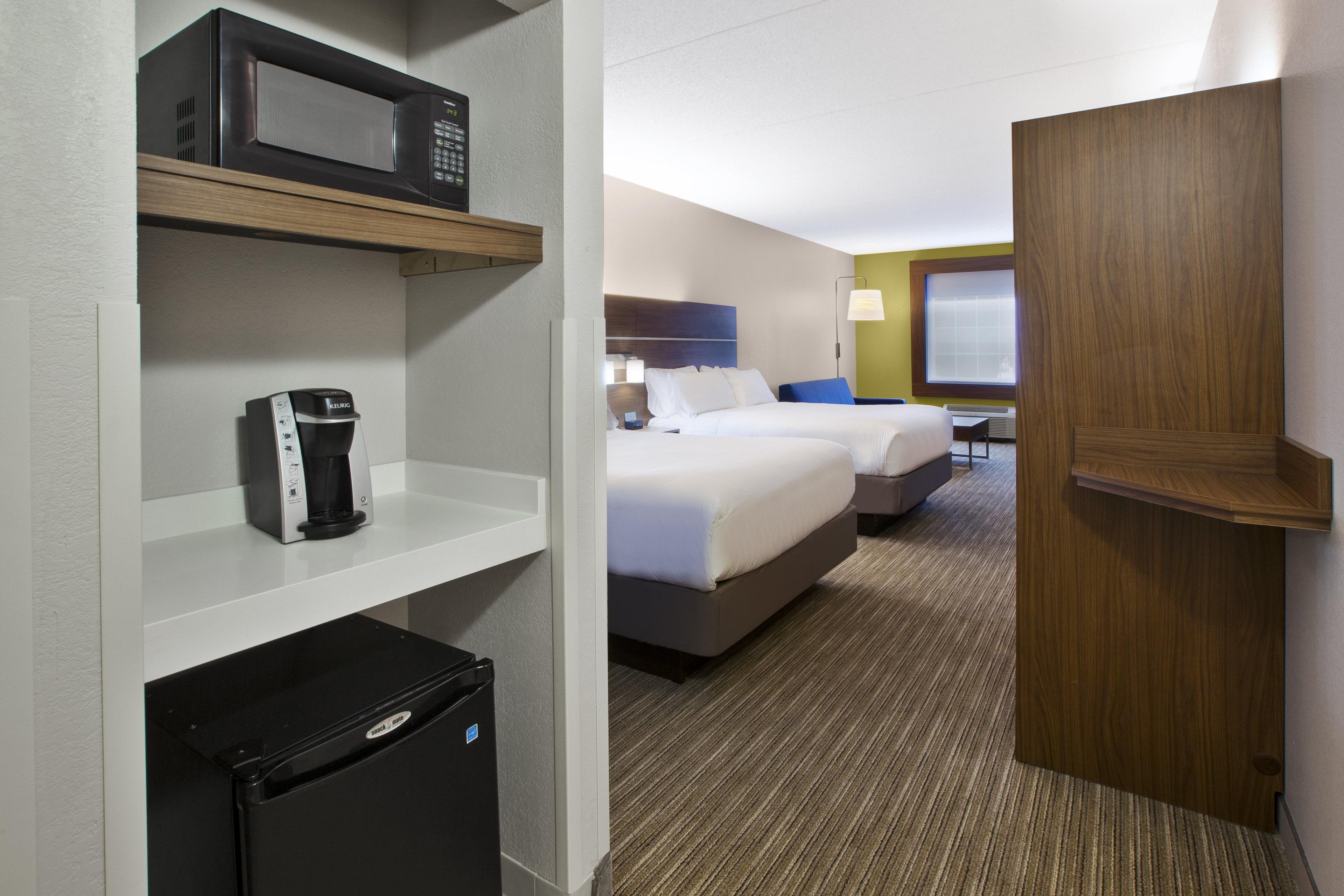 Holiday Inn Express Hotel & Suites Manchester Conference Center By Ihg Екстериор снимка
